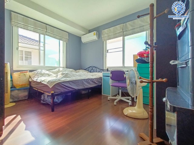 *****บ้านเดี่ยวมือสองย่านกรุงเทพมหานคร ม.โฮมเพลส เดอะพาร์ค วงแหวน-พระราม9 เนื้อที่กว้างขวางมากถึง 51 ตร.ว. ฟังก์ชัน 3 ห้องนอน 2 ห้องน้ำ 2 ที่จอดรถ แถมฟรี! 4 เครื่องปรับอากาศ และเฟอร์นิเจอร์ทั้งหลัง บนทำเลดี ใกล้สุวรรณภูมิ และทางด่วน "มอเตอร์เวย์ พระราม9"